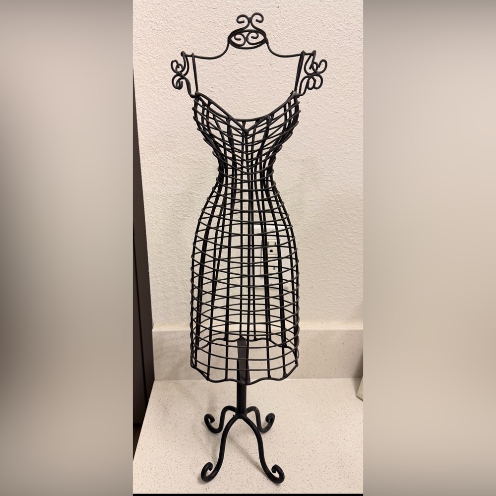 Black Wire Dress Form Mannequin